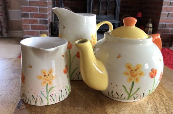 Hand Painted, Springtime, Daffodil, Tulip, Jug, Medium, Ceramic, Pottery, Gifts for Friends and Family - Image 5