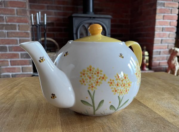 Hand Painted, Yellow, Hydrangea, Design, Teapot, Ceramic, Pottery, Gifts for Friends and Family - Image 4