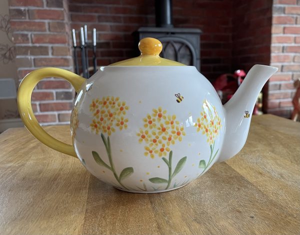 Hand Painted, Yellow, Hydrangea, Design, Teapot, Ceramic, Pottery, Gifts for Friends and Family