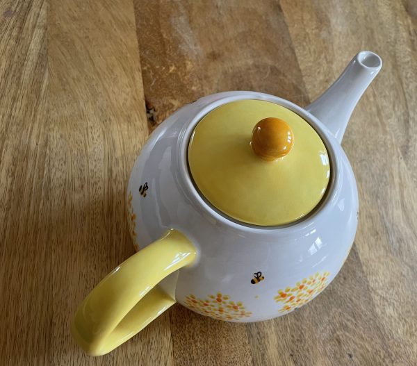 Hand Painted, Yellow, Hydrangea, Design, Teapot, Ceramic, Pottery, Gifts for Friends and Family - Image 2