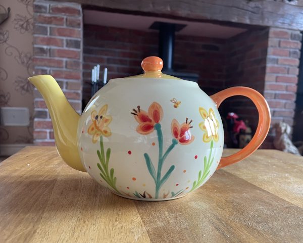 Hand Painted, Springtime, Daffodil, Tulip, Teapot, Ceramic, Pottery, Gifts for Friends and Family