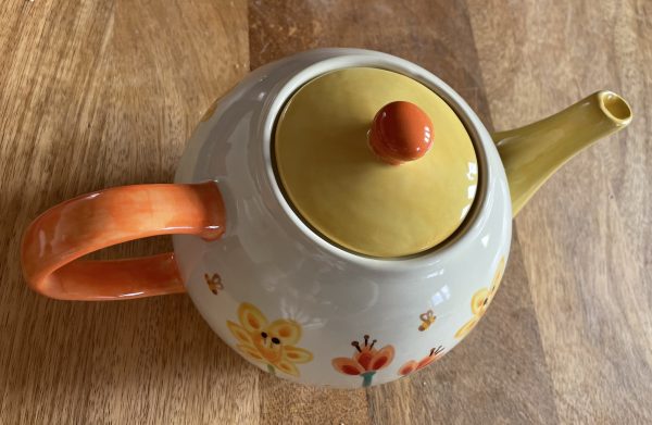 Hand Painted, Springtime, Daffodil, Tulip, Teapot, Ceramic, Pottery, Gifts for Friends and Family - Image 6